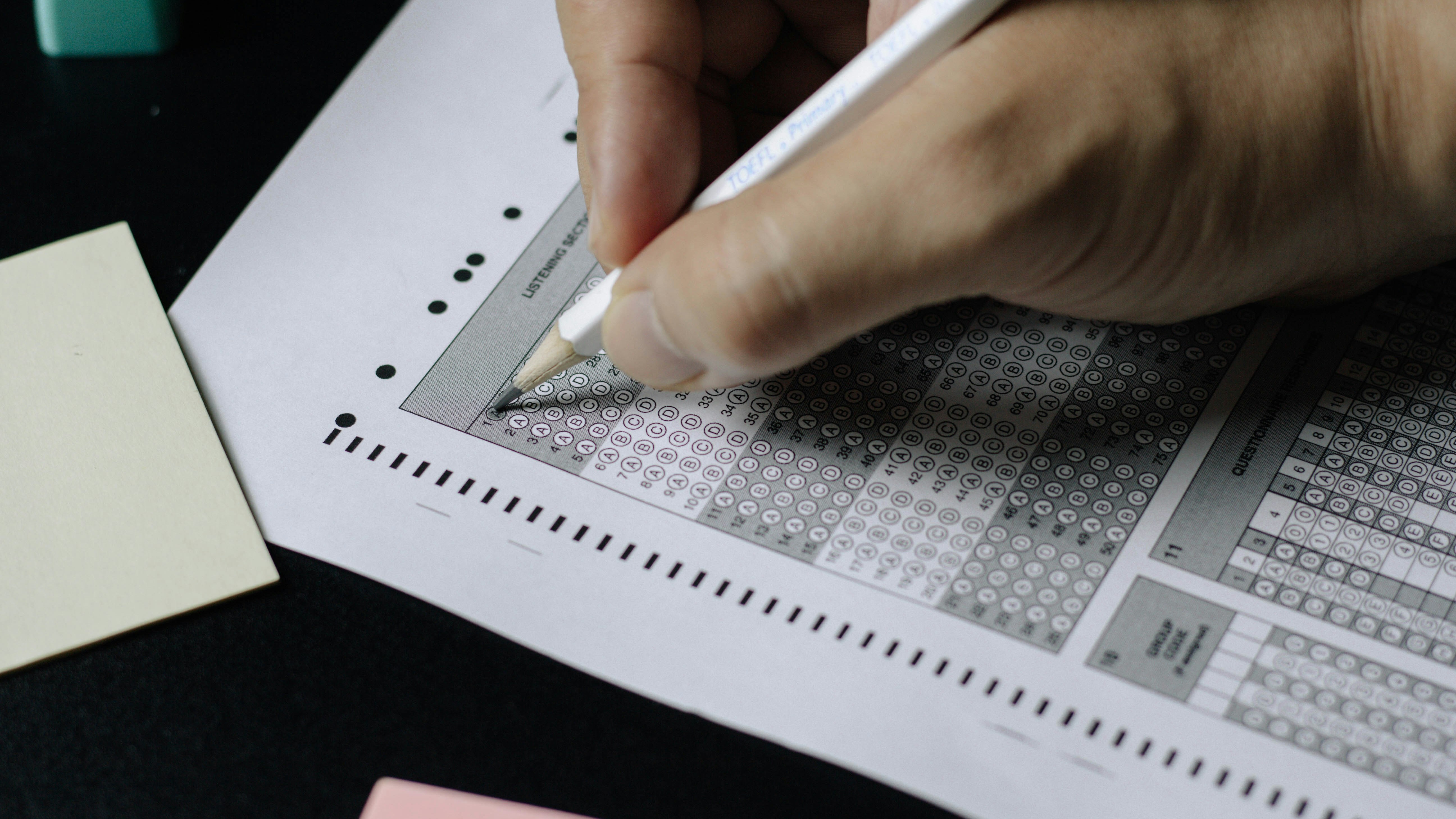 Los 5 errores fatales al estudiar test de Policía Local (y cómo evitarlos)